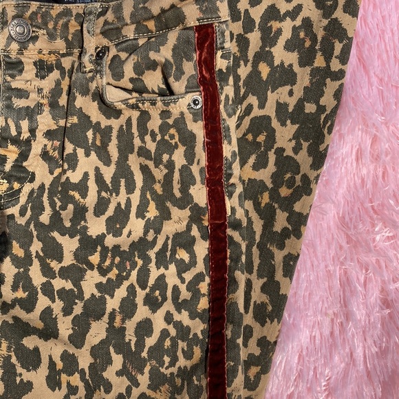 Zara Woman leopard print leggings with velvet stripe on the side size 2 - Picture 3 of 8